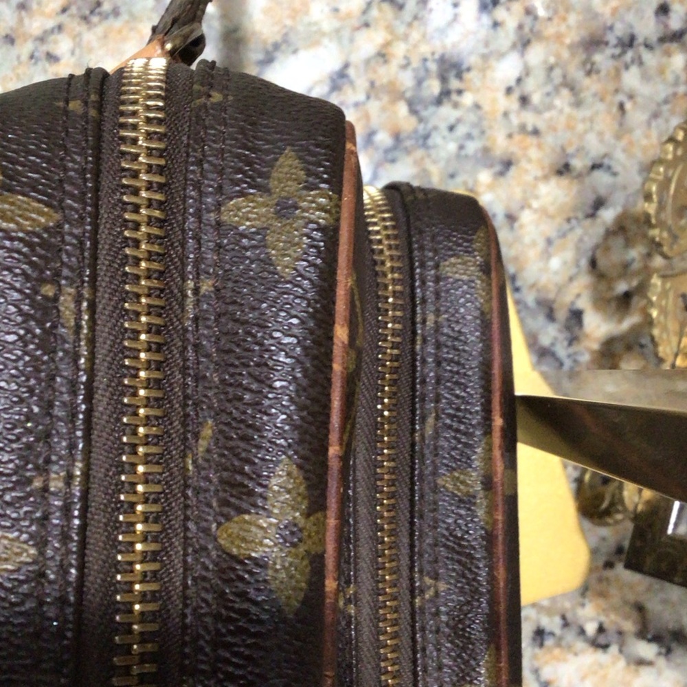 Louis Vuitton Vintage Amazon Monogram Crossbody Bag - Picture 3 of 15